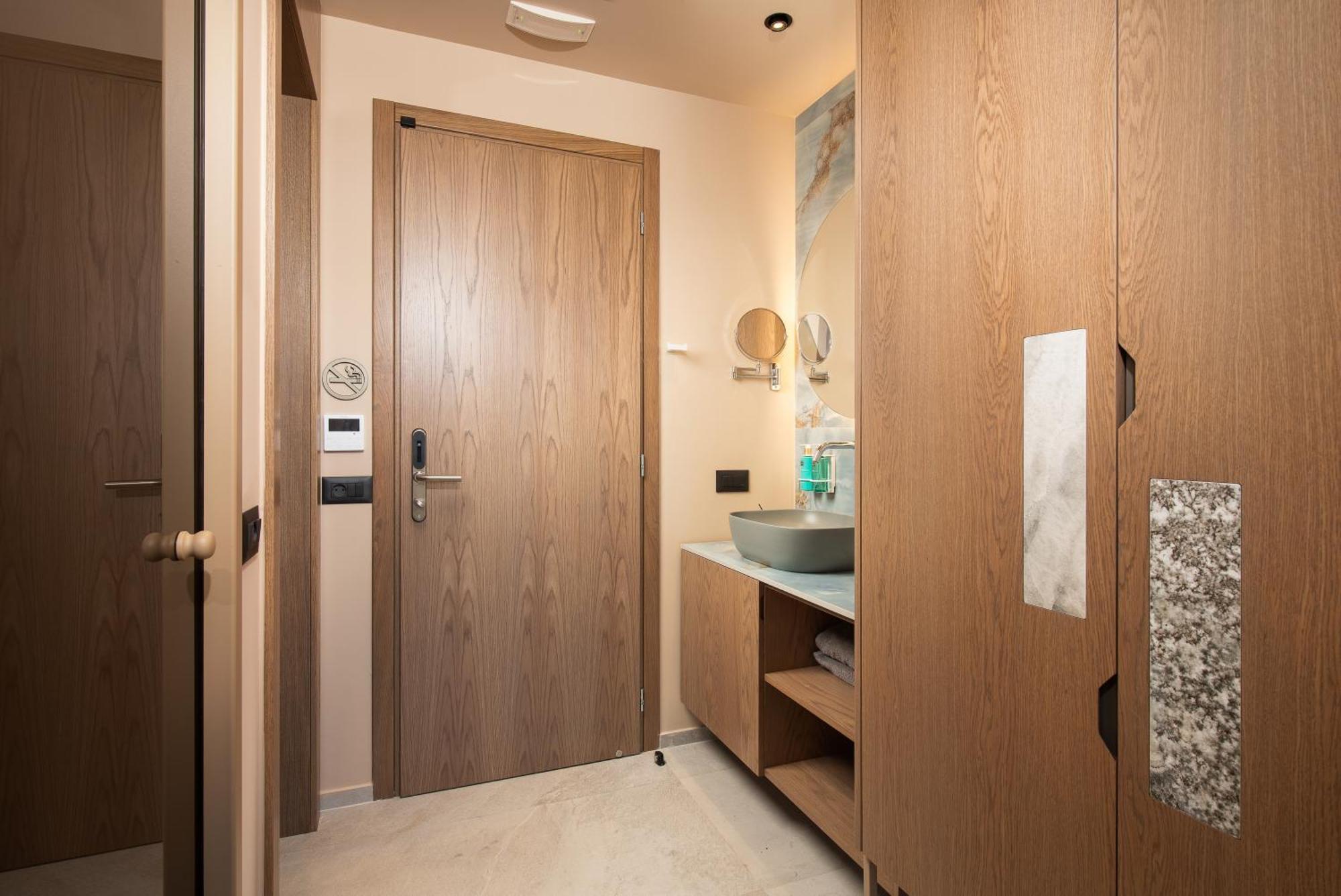 Cosmeen Lifestyle Boutique Apartahotel
